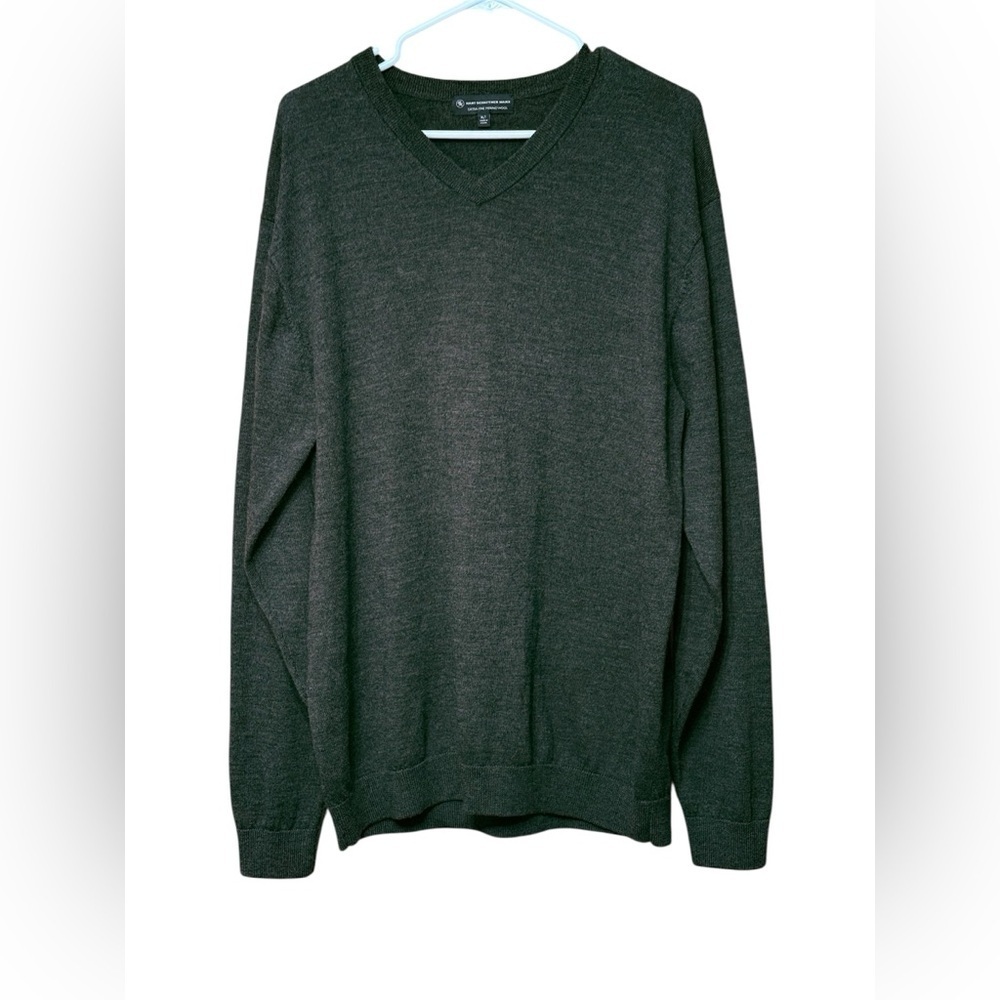 Hart Schaffner Marx Gray V-Neck Sweater Extra fine Merino Wool